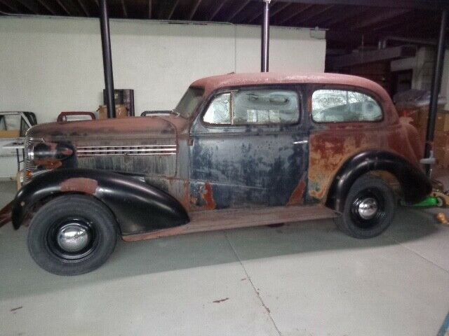 1938 Chevrolet Sedan (Black/tan orignal)