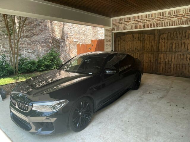 2019 BMW M5 (Black/Black)