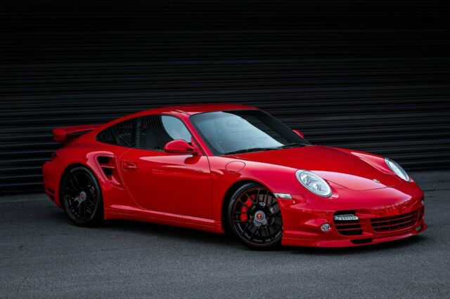 2013 Porsche 911 (Red/Black)