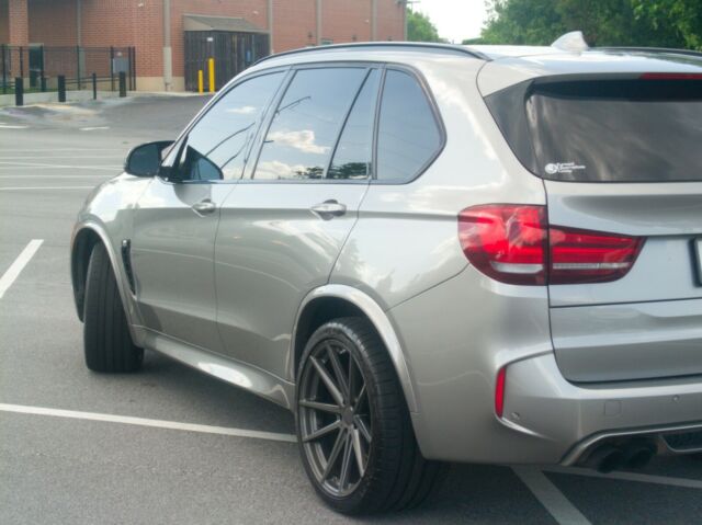 2016 BMW X5 (Gray/Red)