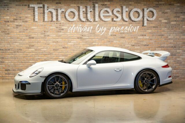 2015 Porsche GT3 (White/Black)