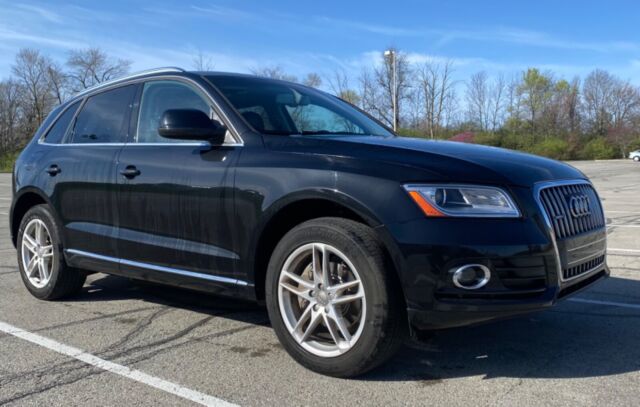 2014 Audi Q5 (Black/Black)