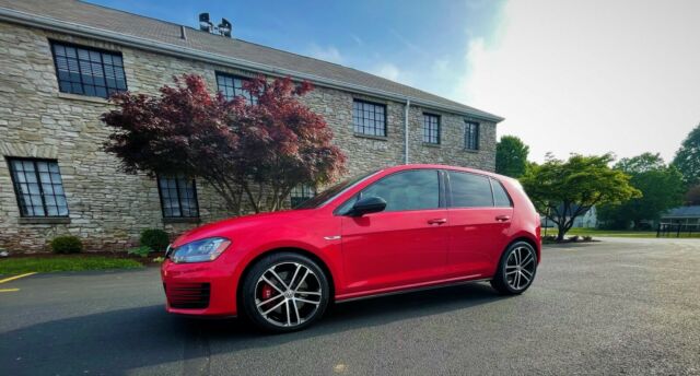 2017 Volkswagen GTI Sport (Performance Package) (Red/Black)