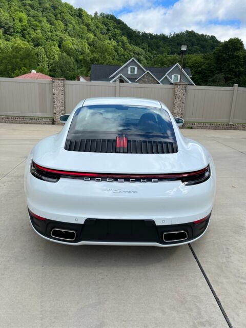 2022 Porsche 911 (White/Mojave Beige)