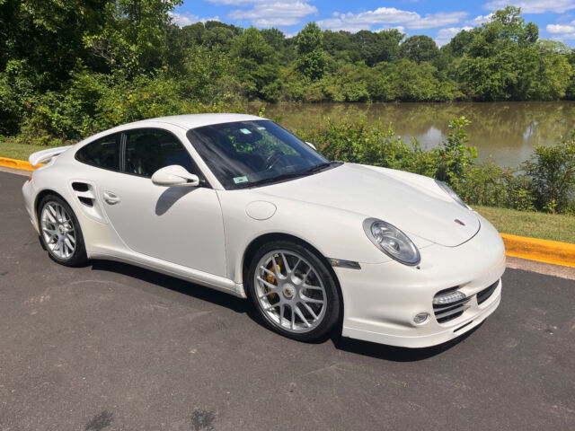 2012 Porsche 911 (White/Black)