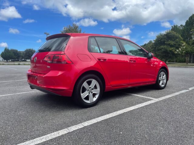 2017 Volkswagen Golf (Red/Tan)