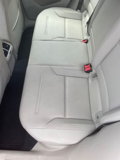 2017 Volkswagen Golf (Red/Tan)