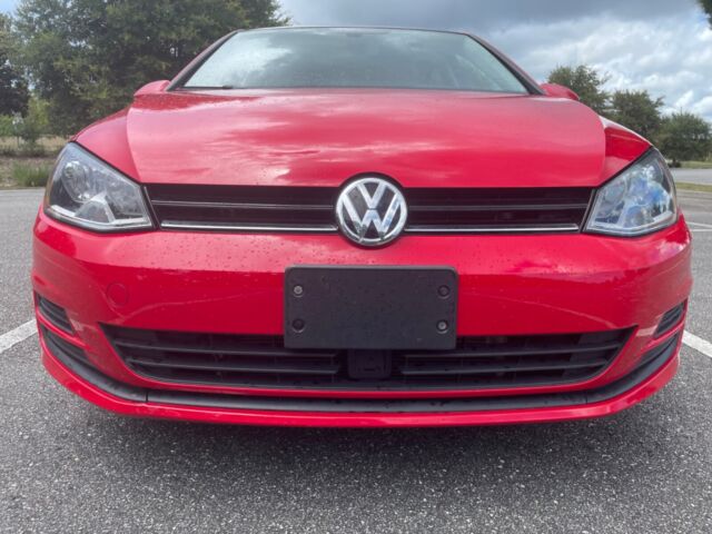 2017 Volkswagen Golf (Red/Tan)
