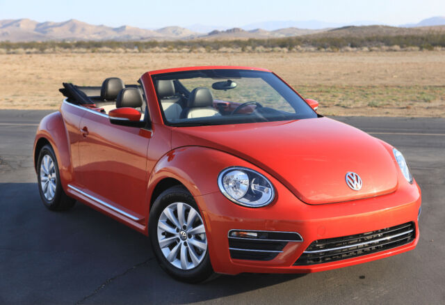 2019 Volkswagen Beetle-New (Orange/Gray and Black)