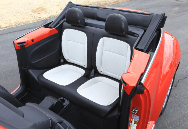 2019 Volkswagen Beetle-New (Orange/Gray and Black)