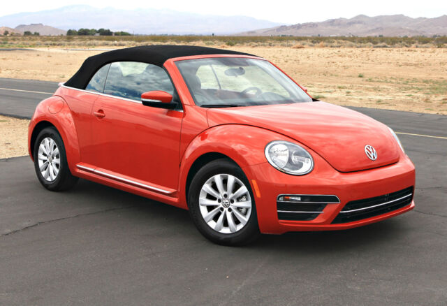 2019 Volkswagen Beetle-New (Orange/Gray and Black)