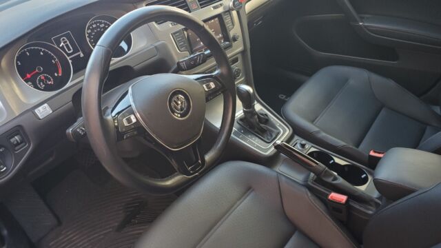 2015 Volkswagen Golf (Black/Black)
