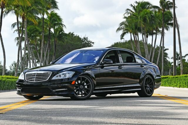 2013 Mercedes-Benz S-Class (Black/Black)