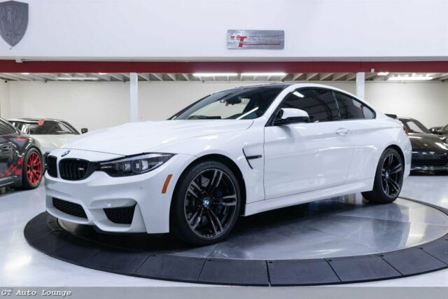 2018 BMW M4 (Alpine White/Black)