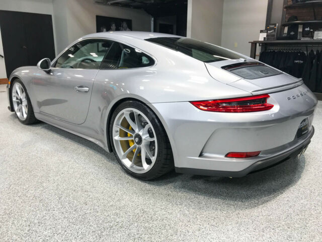2018 Porsche 911 (Silver/Black)