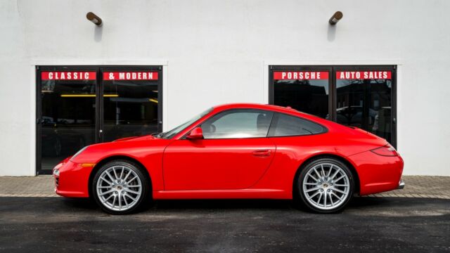 2012 Porsche 911 (Red/Red)