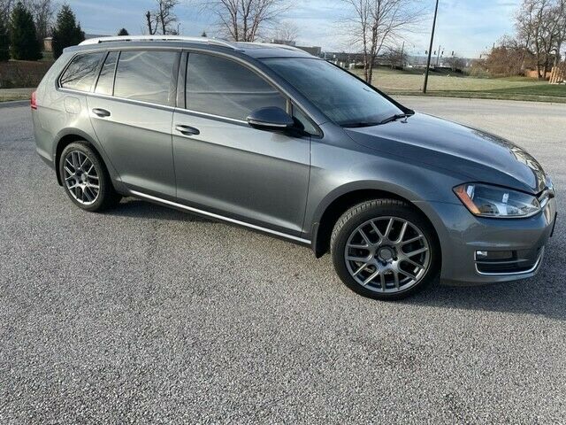 2015 Volkswagen Golf Sportwagen (Gray/Black)