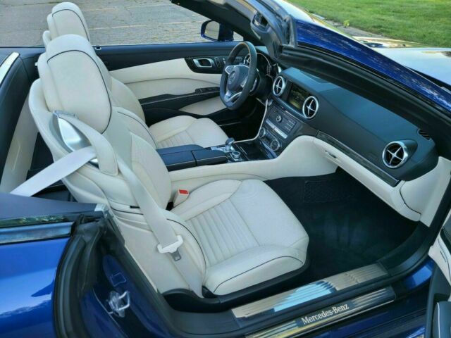 2020 Mercedes-Benz SL-Class (Brilliant Blue Metallic/Porcelain/Black Nappa Leather)