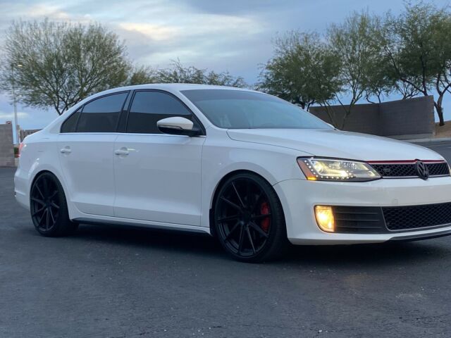 2014 Volkswagen Jetta (White/Black)