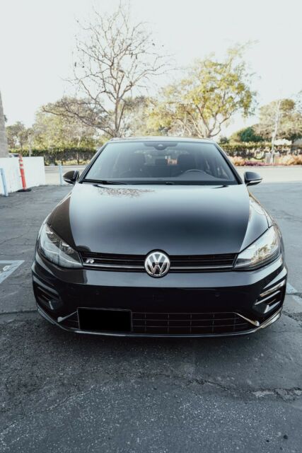 2019 Volkswagen Golf R (Black/Black)