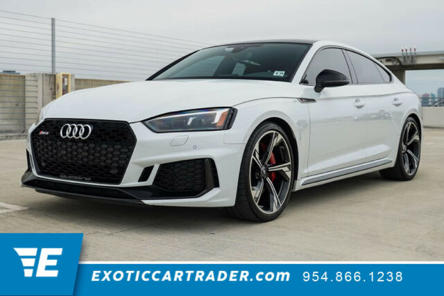 2019 Audi RS5 (Glacier White Metallic/Black w/ Crescendo Red Stitching)