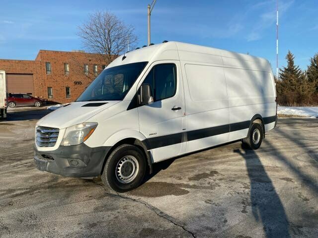 2014 Mercedes-Benz Sprinter (White/Black)