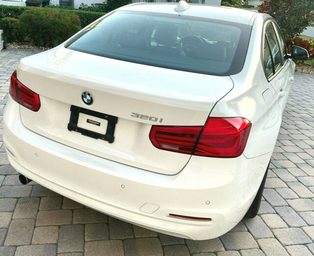 2017 BMW 3-Series (White/Black)