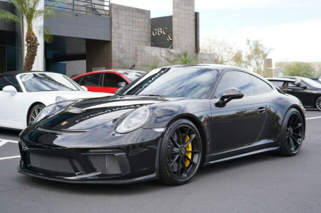 2018 Porsche 911 (Black/Black)