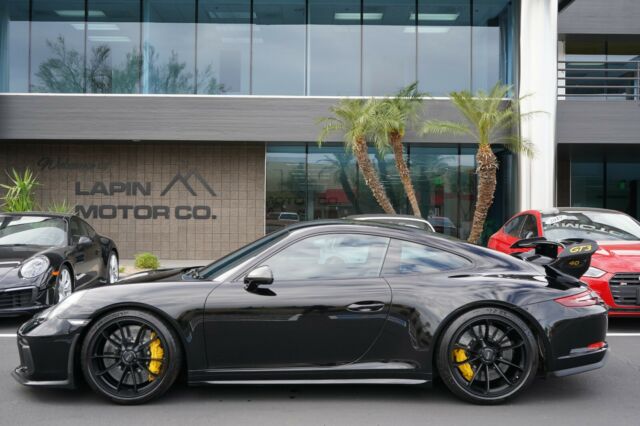 2018 Porsche 911 (Black/Black)