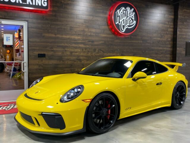 2018 Porsche 911 (Yellow/Black)