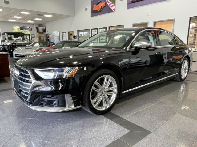 2020 Audi S8 (Black/Black)