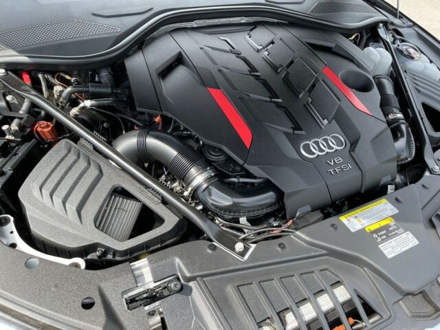 2020 Audi S8 (Black/Black)