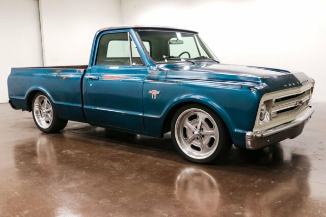 1967 Chevrolet C-10 (Blue/Black)