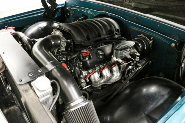 1967 Chevrolet C-10 (Blue/Black)