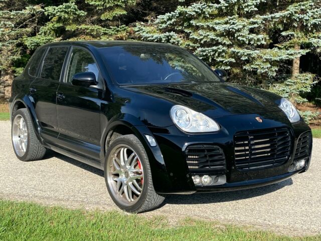 2006 Porsche Cayenne (Yellow/Black)