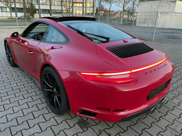 2018 Porsche 911
