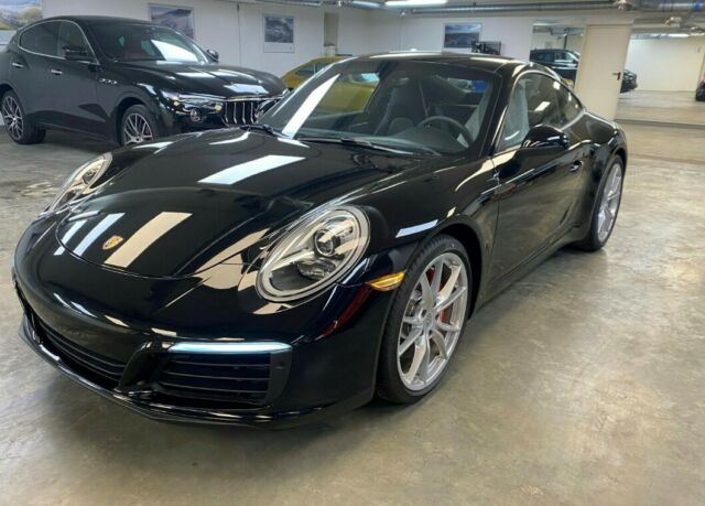 2021 Porsche 911 (Black/Black)