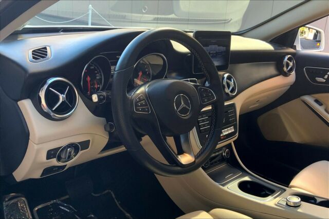 2019 Mercedes-Benz GL-Class (POLAR WHITE/SAHARA BEIGE MB TEX)