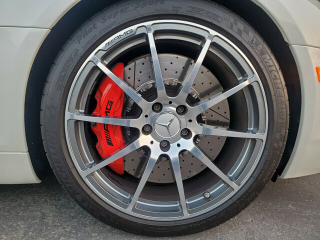 2012 Mercedes-Benz SLS AMG (White/Classic Red/Black Designo Exclusive Leather)