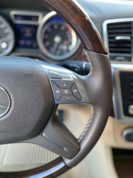 2013 Mercedes-Benz GL-Class (White/Tan)