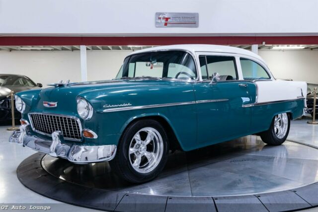 1955 Chevrolet Bel Air/150/210 (Teal/White)