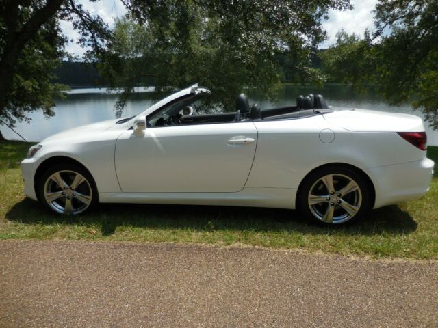 2012 Lexus IS (White/Black)