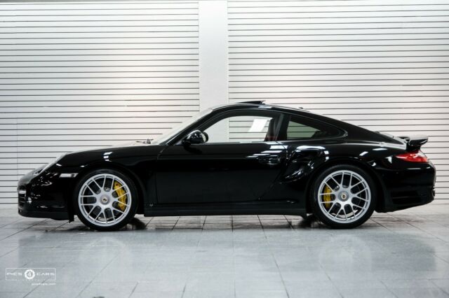 2012 Porsche 911 (Black/Black)
