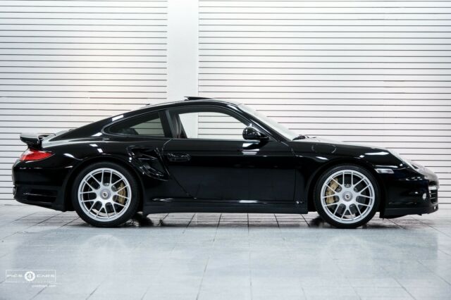 2012 Porsche 911 (Black/Black)