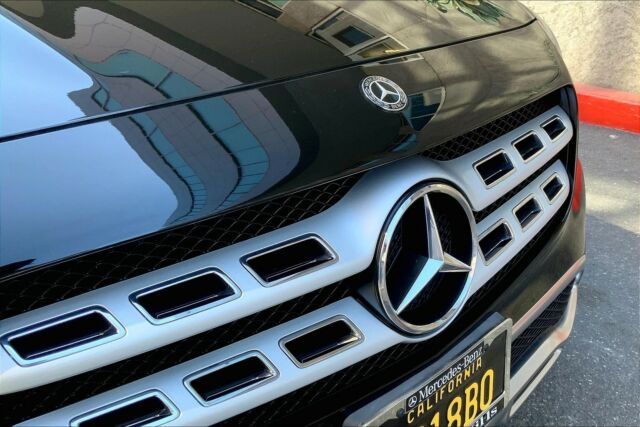 2019 Mercedes-Benz GL-Class (NIGHT BLACK/BLACK MB TEX)