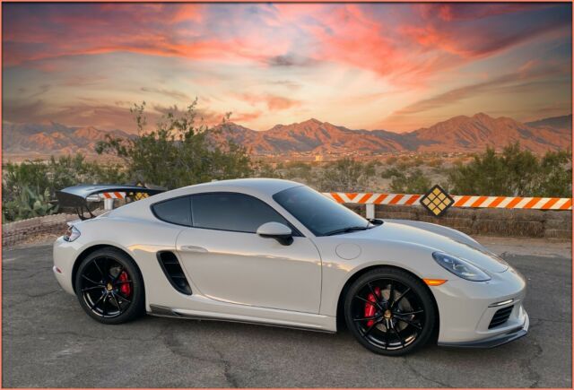 2019 Porsche 718 (Silver/Black)