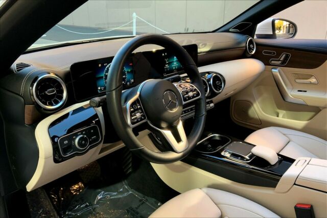 2020 Mercedes-Benz CLA-Class (POLAR WHITE/MACHIATO BEIGE MB TEX)