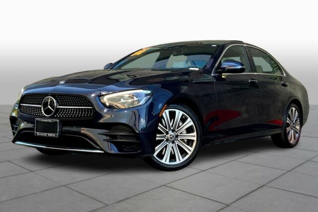 2022 Mercedes-Benz E-Class (NAUTICAL BLUE METALLIC/MACCHIATO BEIGE-BLACK LEATHER)