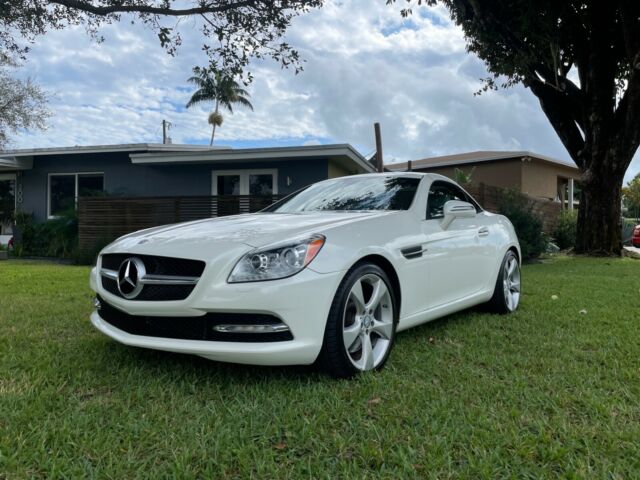 2012 Mercedes-Benz SLK-Class (White/White)