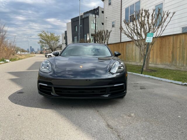 2018 Porsche Panamera (Gray/Black)